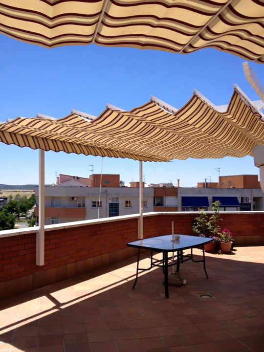 Persianas y Toldos A. Gutiérrez terraza con toldos